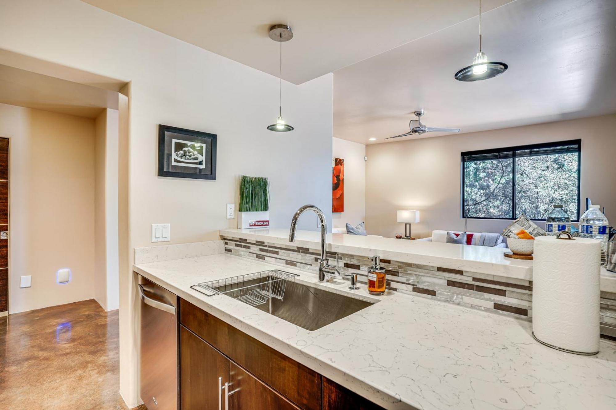 Appartamento Sedona Couples Retreat With Patio Walk To Trails! Esterno foto