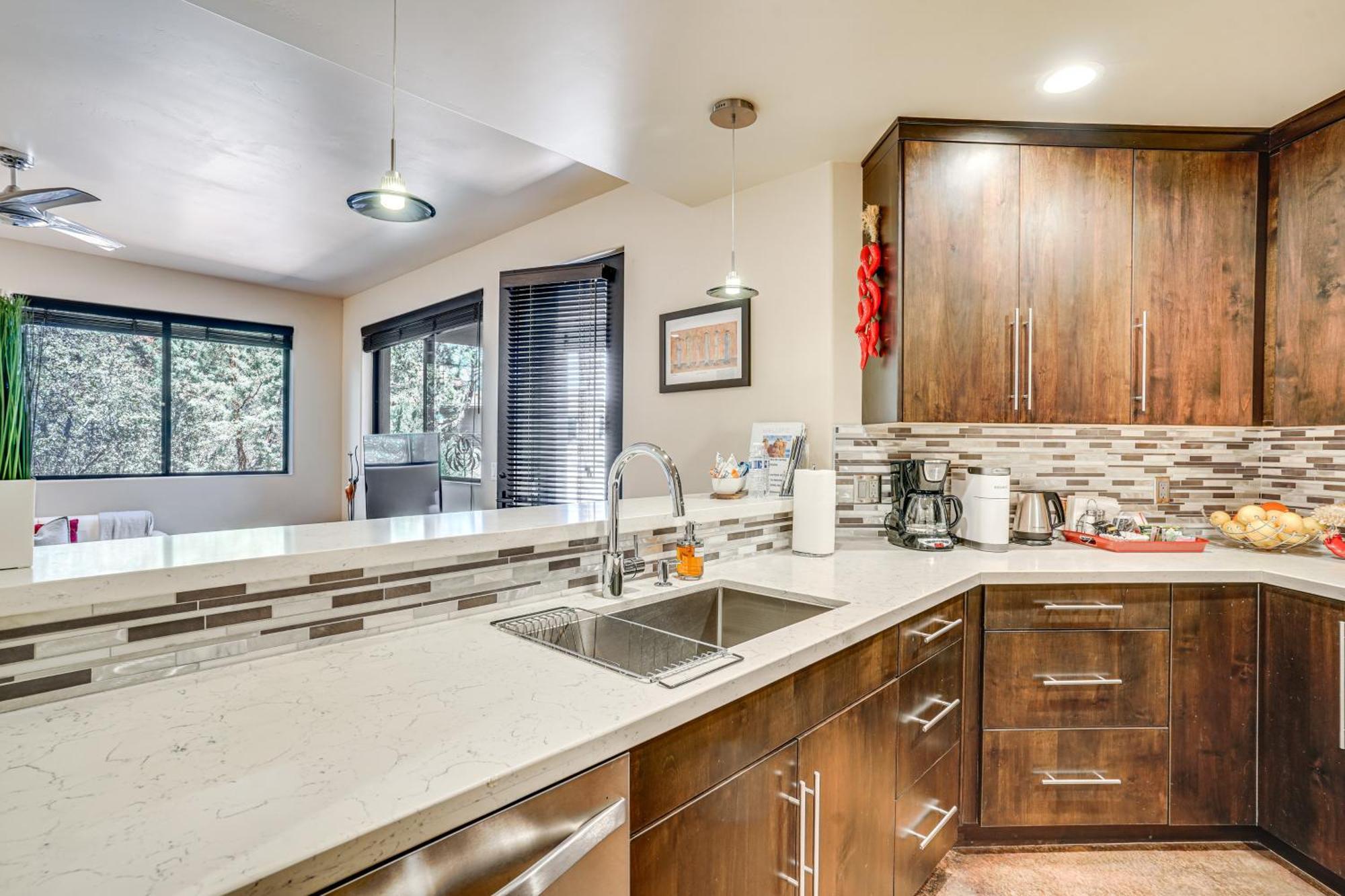Appartamento Sedona Couples Retreat With Patio Walk To Trails! Esterno foto